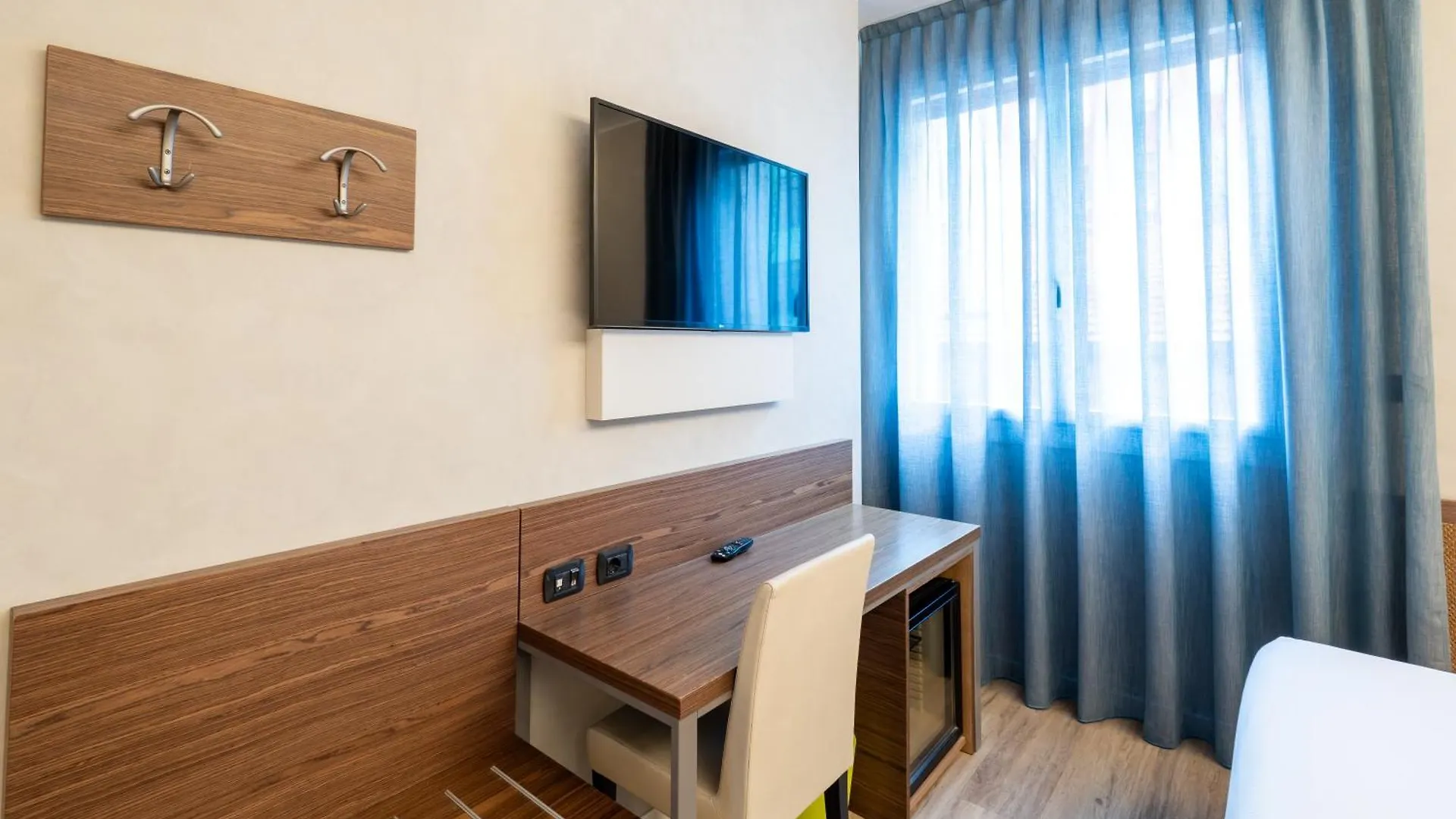 Hotel Des Etrangers Μιλάνο 3*,  Ιταλία