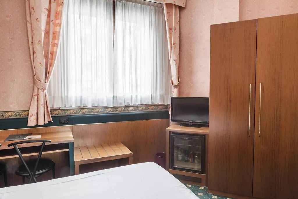 ***  Hotel Des Etrangers Milan Italy